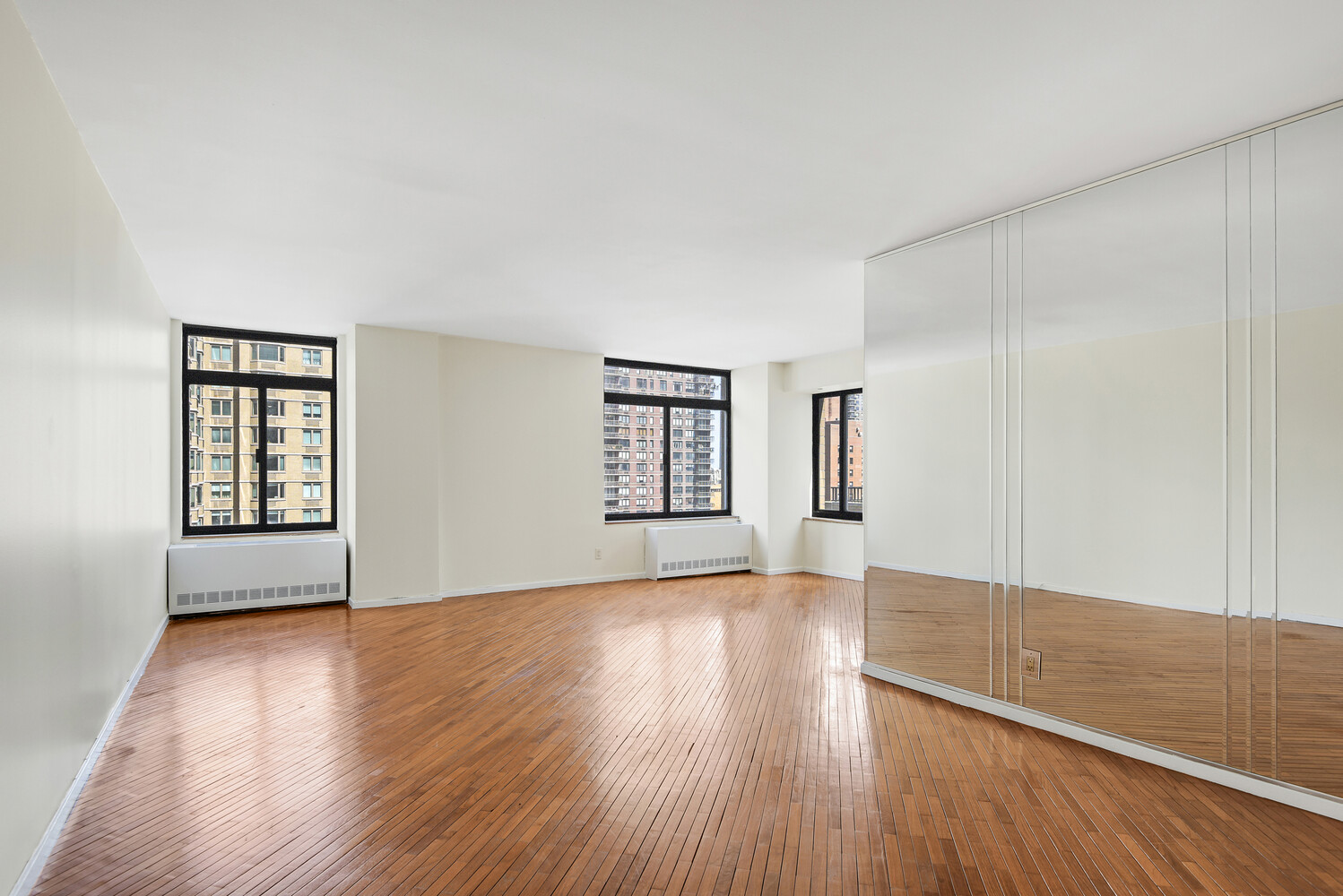 400 E 70TH Street 1607
