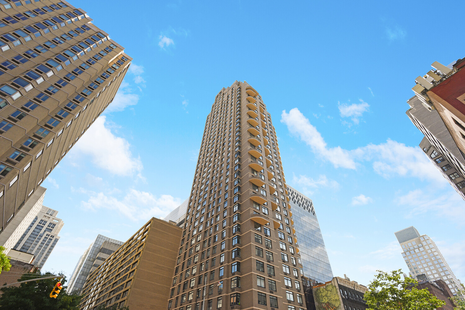400 E 70TH Street 1607