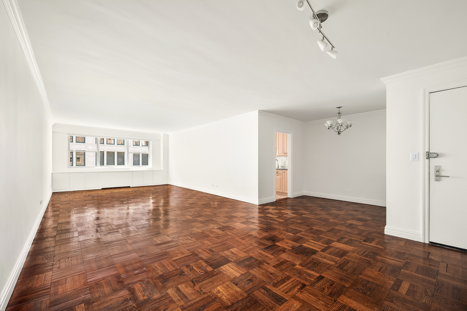 70 E 10TH Street 15V