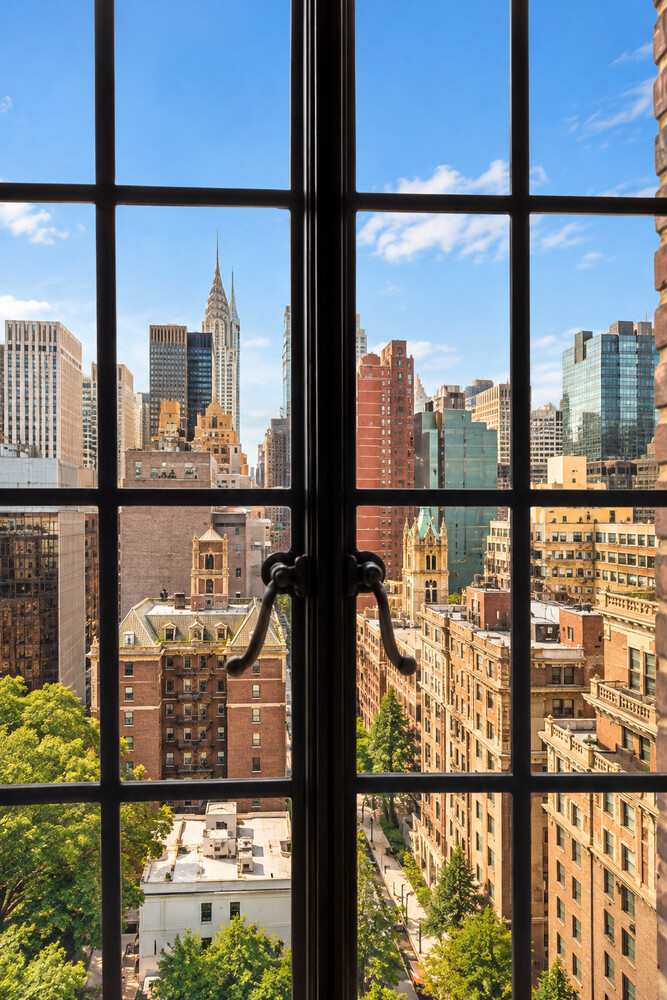 45 TUDOR CITY Place 1604