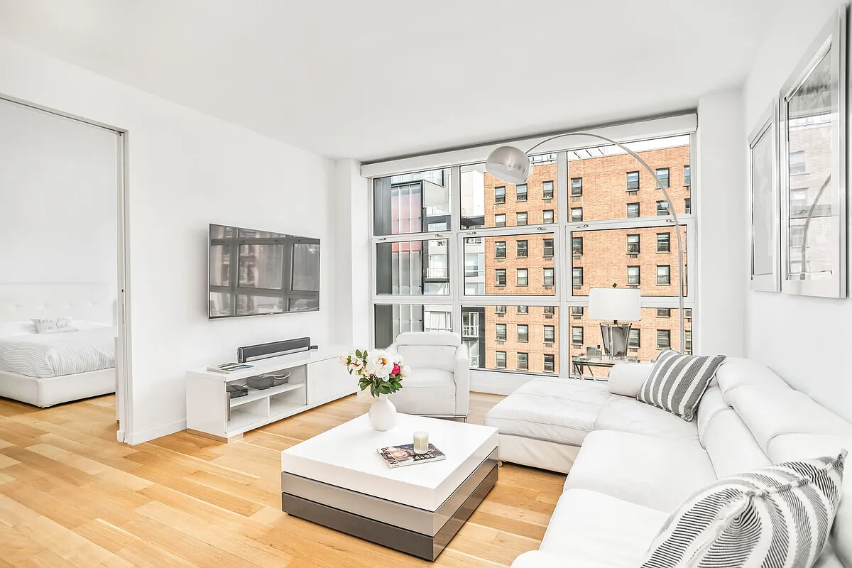 250 BOWERY 5A