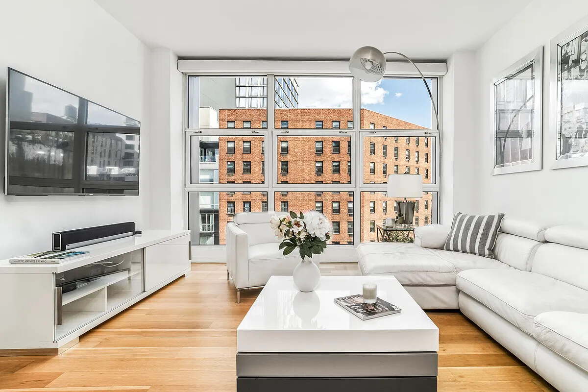 250 BOWERY 5A