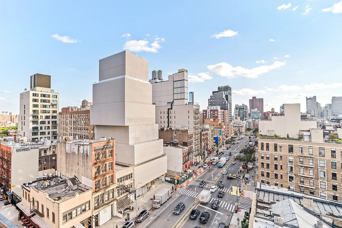 250 BOWERY 5A