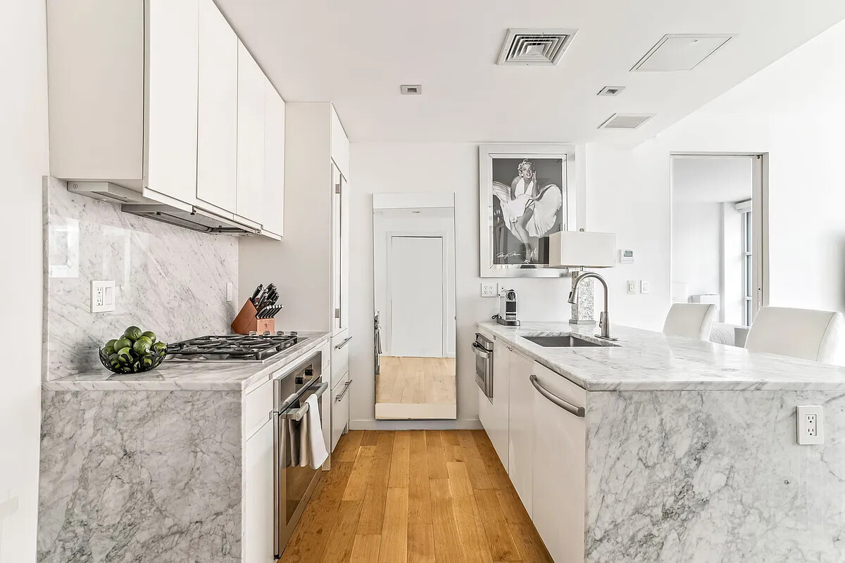 250 BOWERY 5A