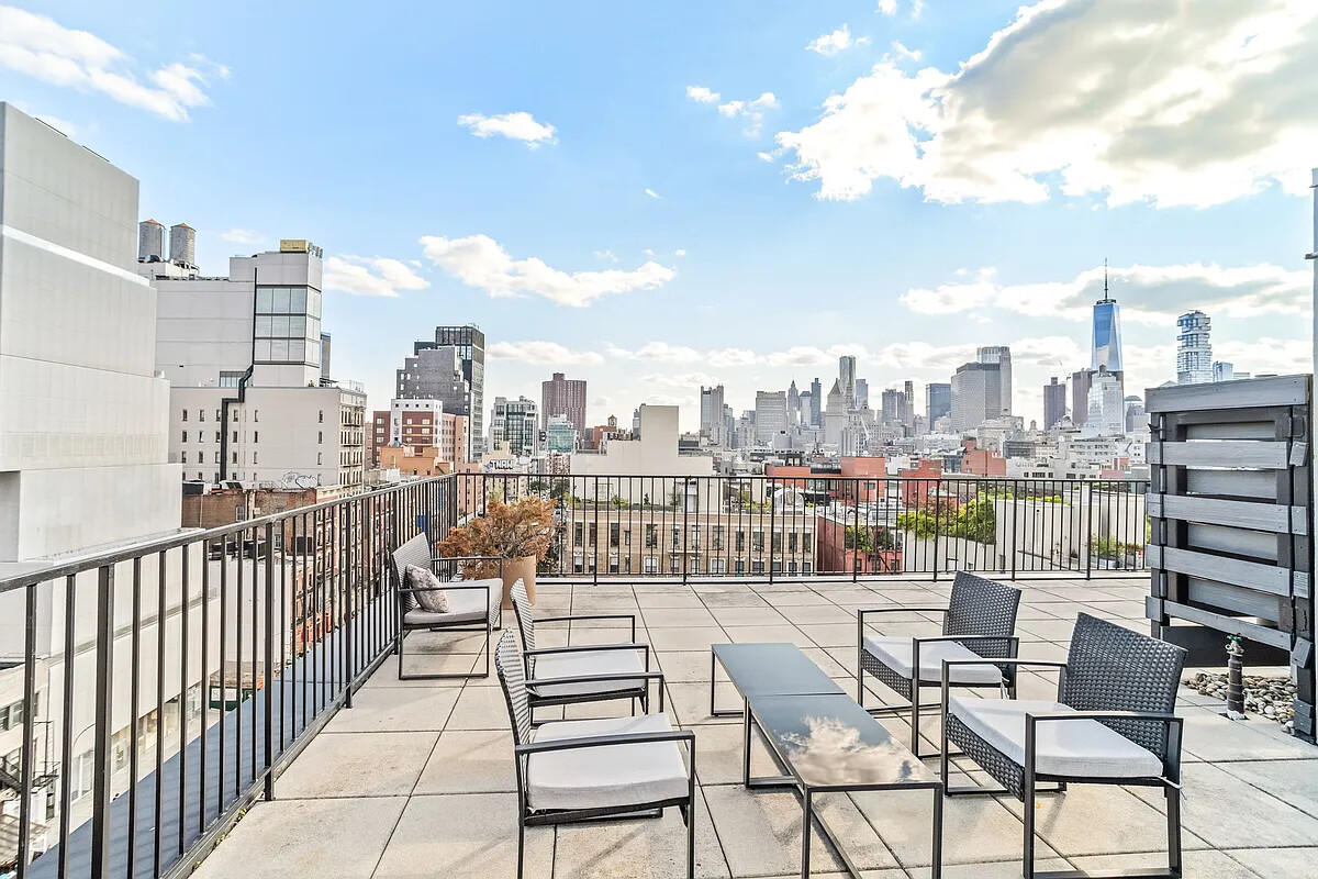 250 BOWERY 5A