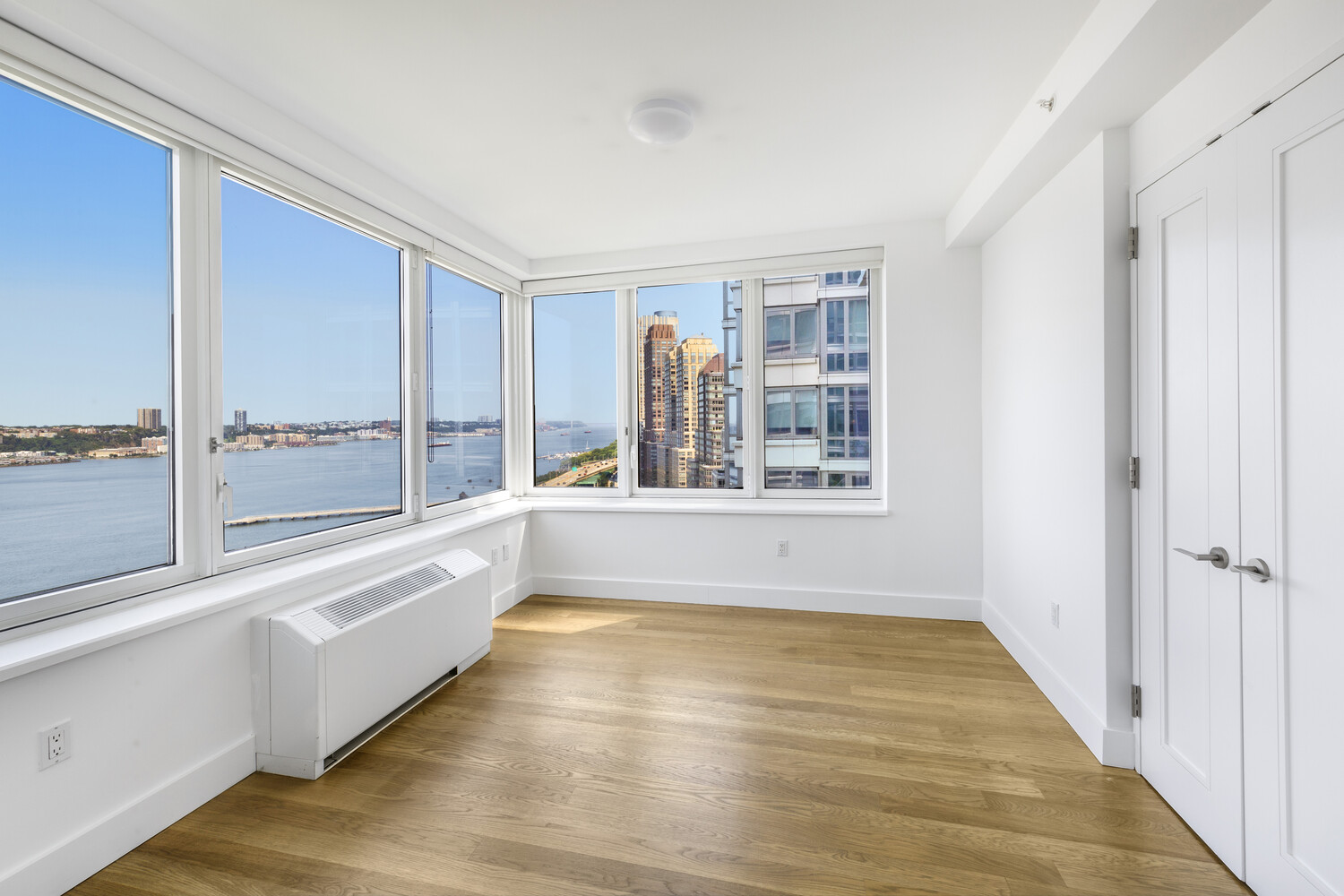 80 RIVERSIDE Boulevard 21C