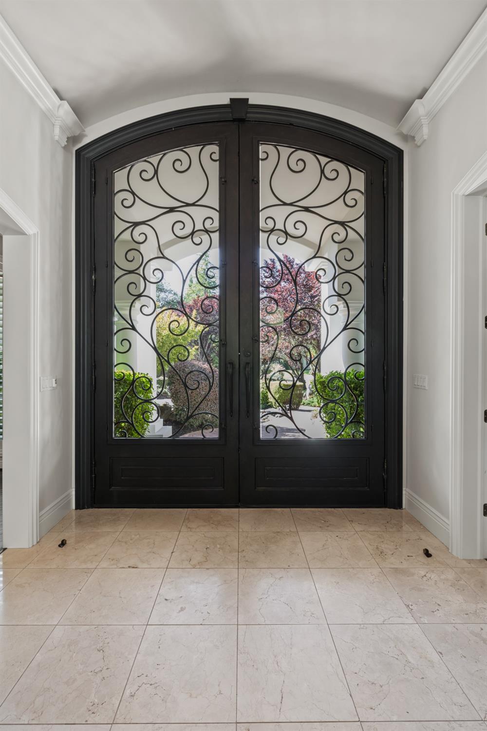 9020 Camino Del Avion