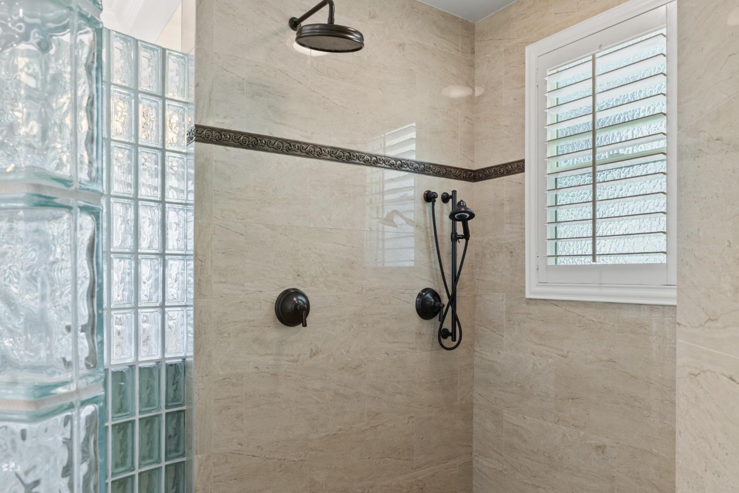 9020 Camino Del Avion