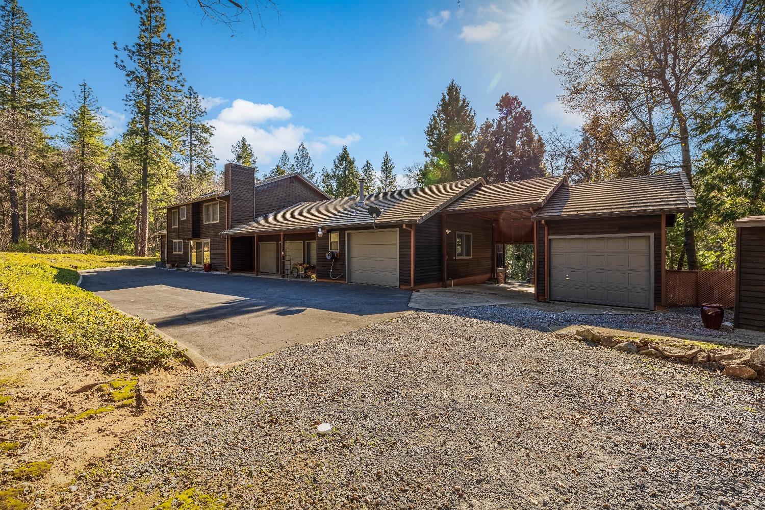 2689 Ivy Knoll Drive