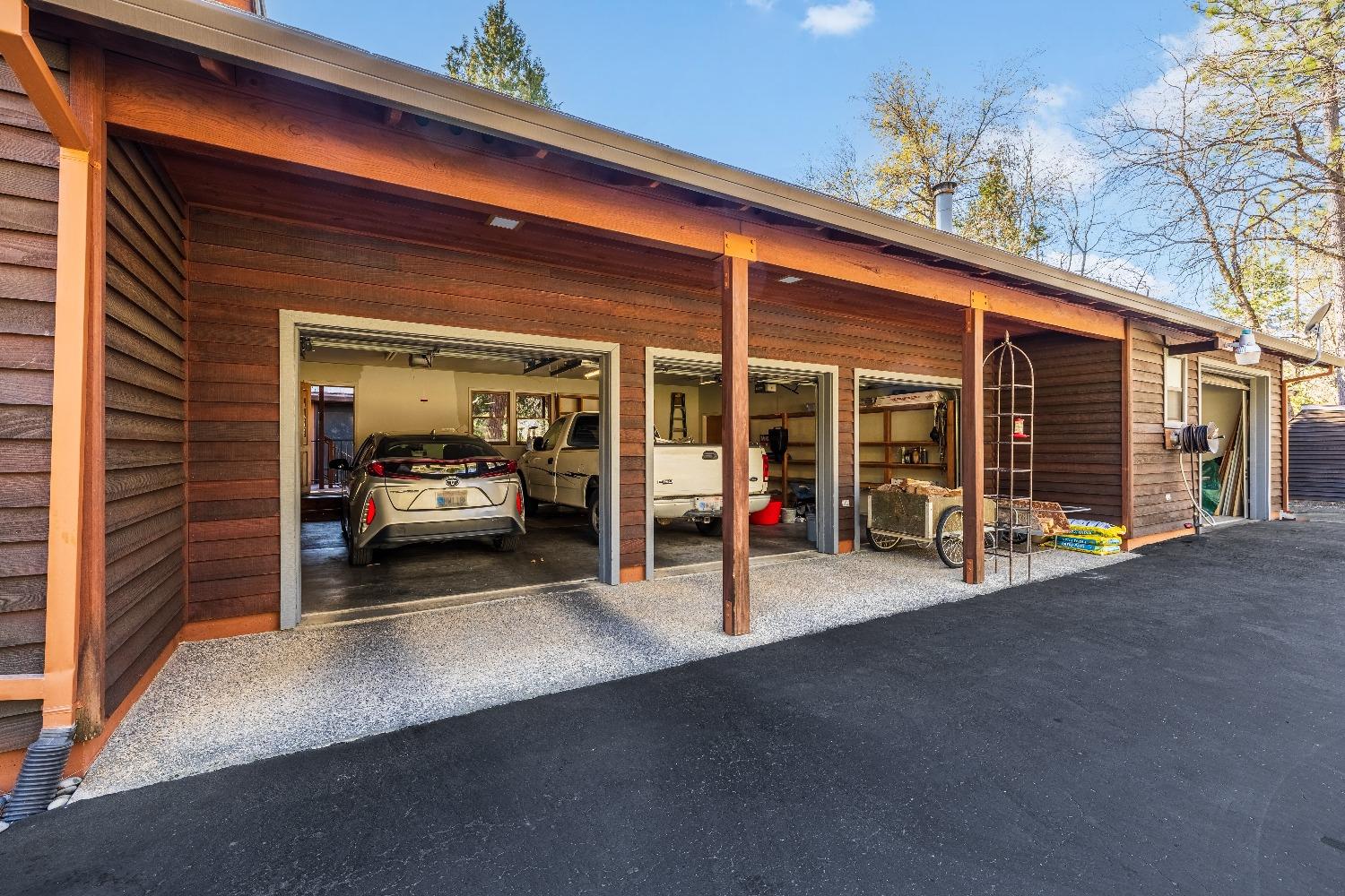 2689 Ivy Knoll Drive