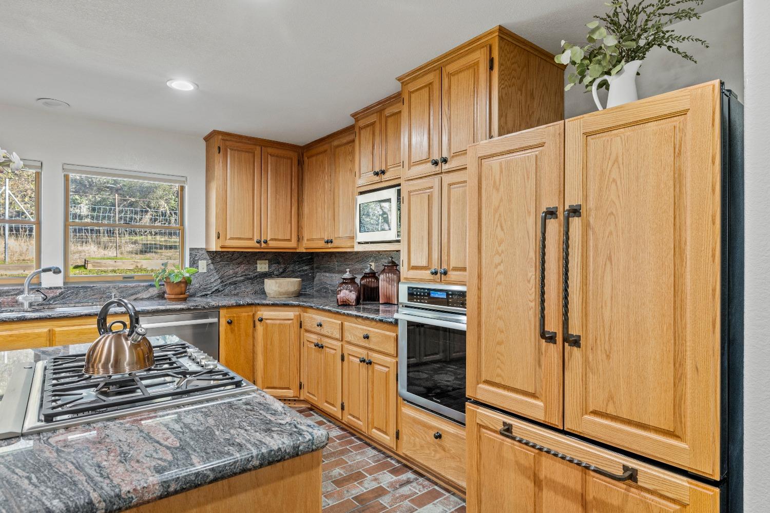 2689 Ivy Knoll Drive