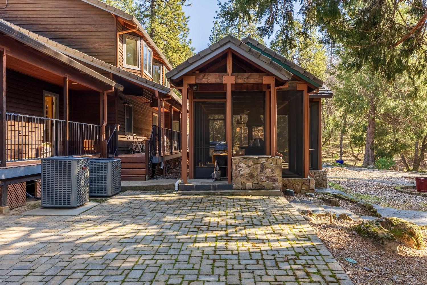 2689 Ivy Knoll Drive