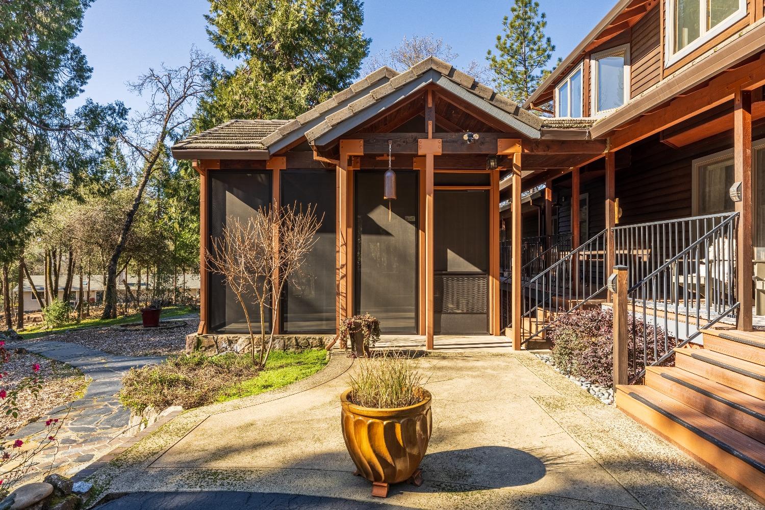 2689 Ivy Knoll Drive