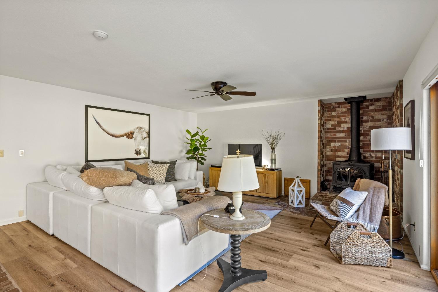 2689 Ivy Knoll Drive