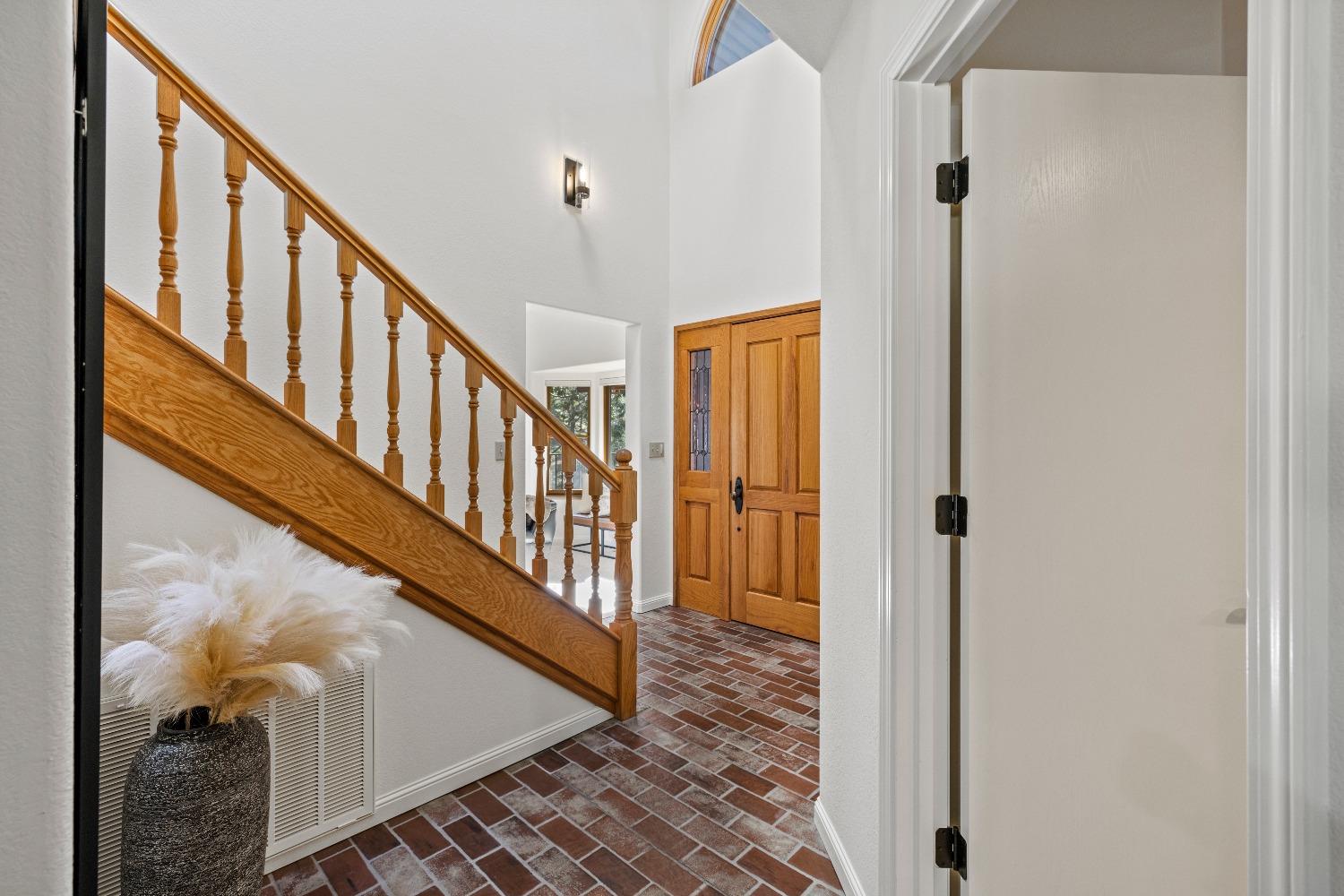 2689 Ivy Knoll Drive