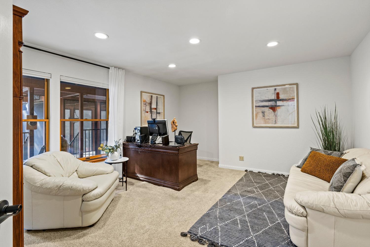 2689 Ivy Knoll Drive