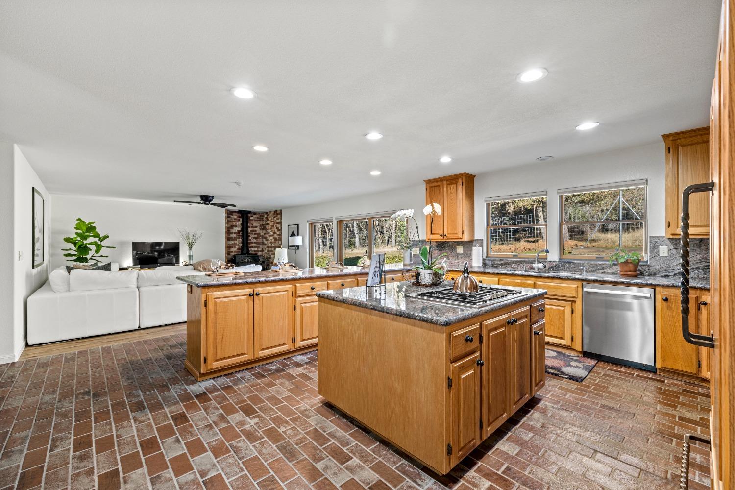 2689 Ivy Knoll Drive