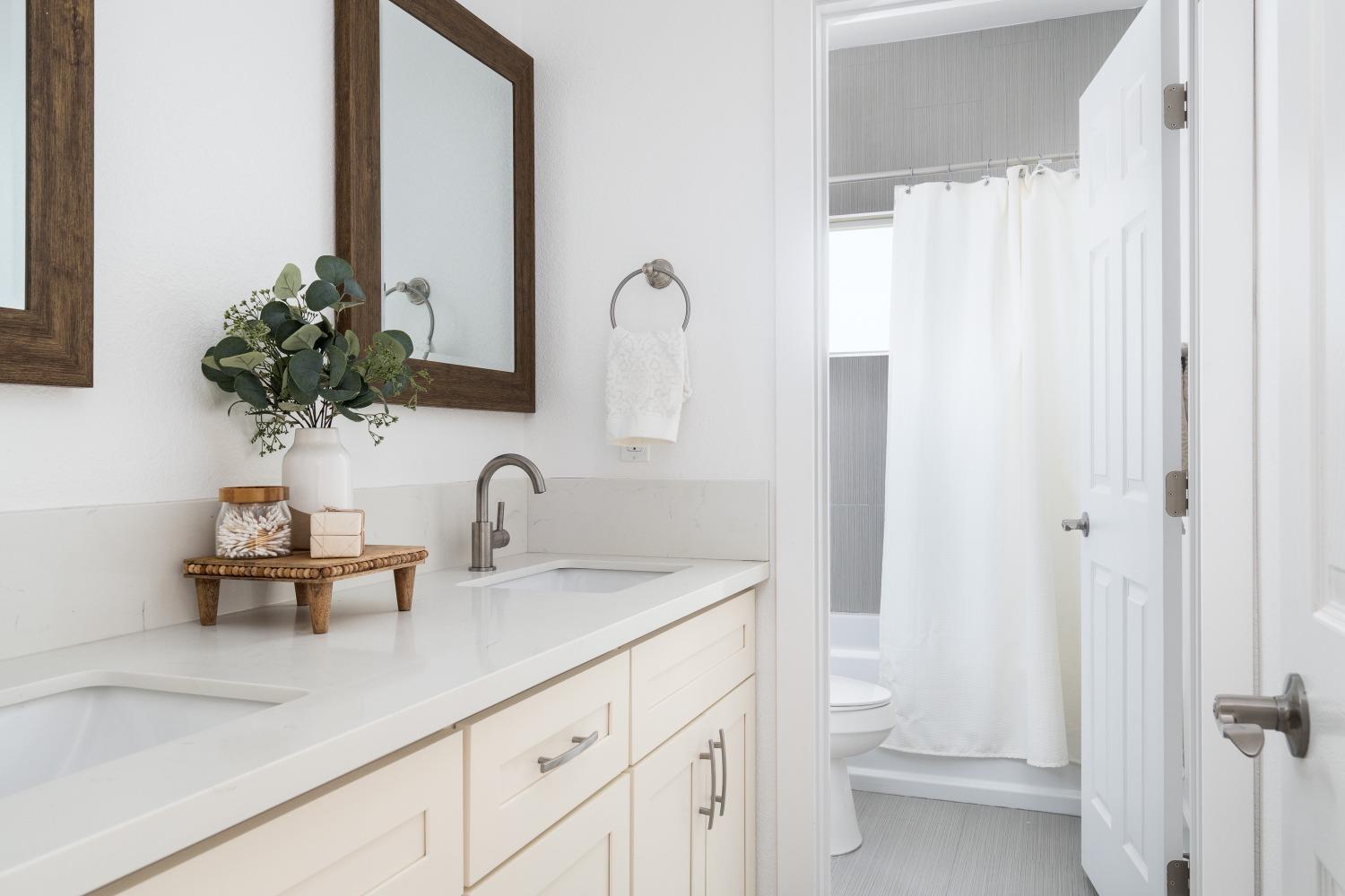 3262 Country Club Drive