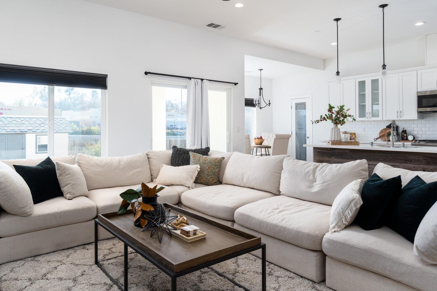 3262 Country Club Drive