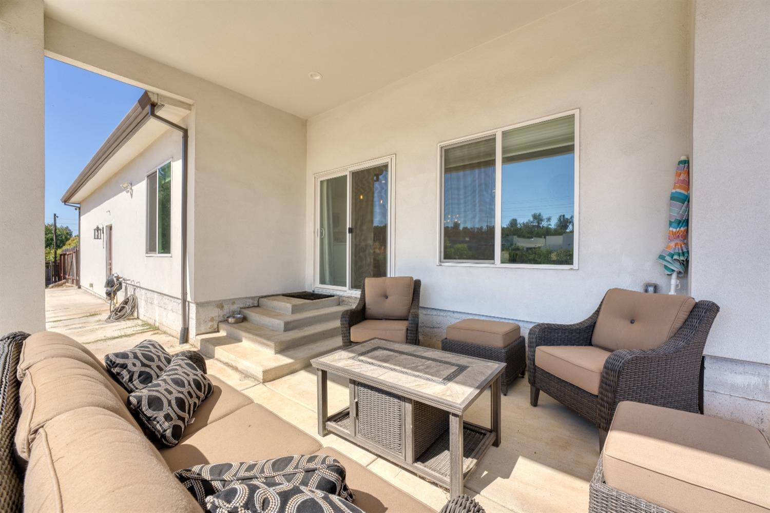 3262 Country Club Drive