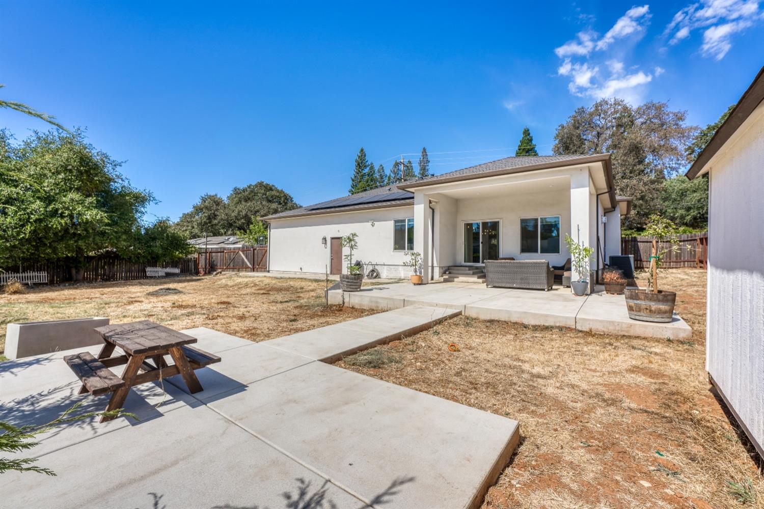 3262 Country Club Drive