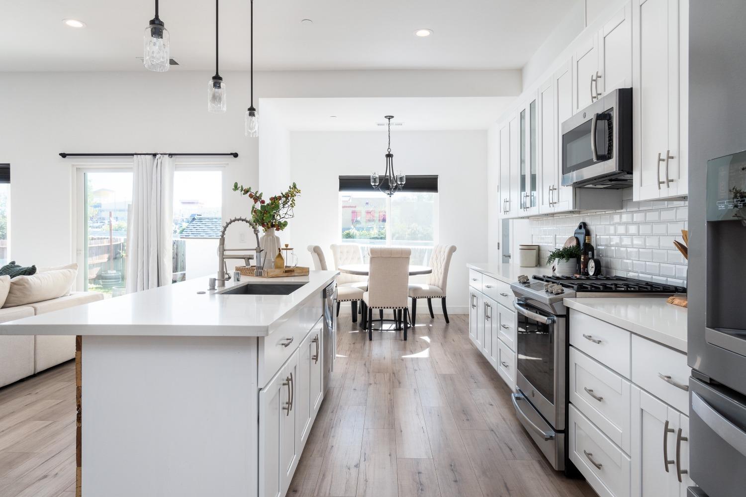 3262 Country Club Drive