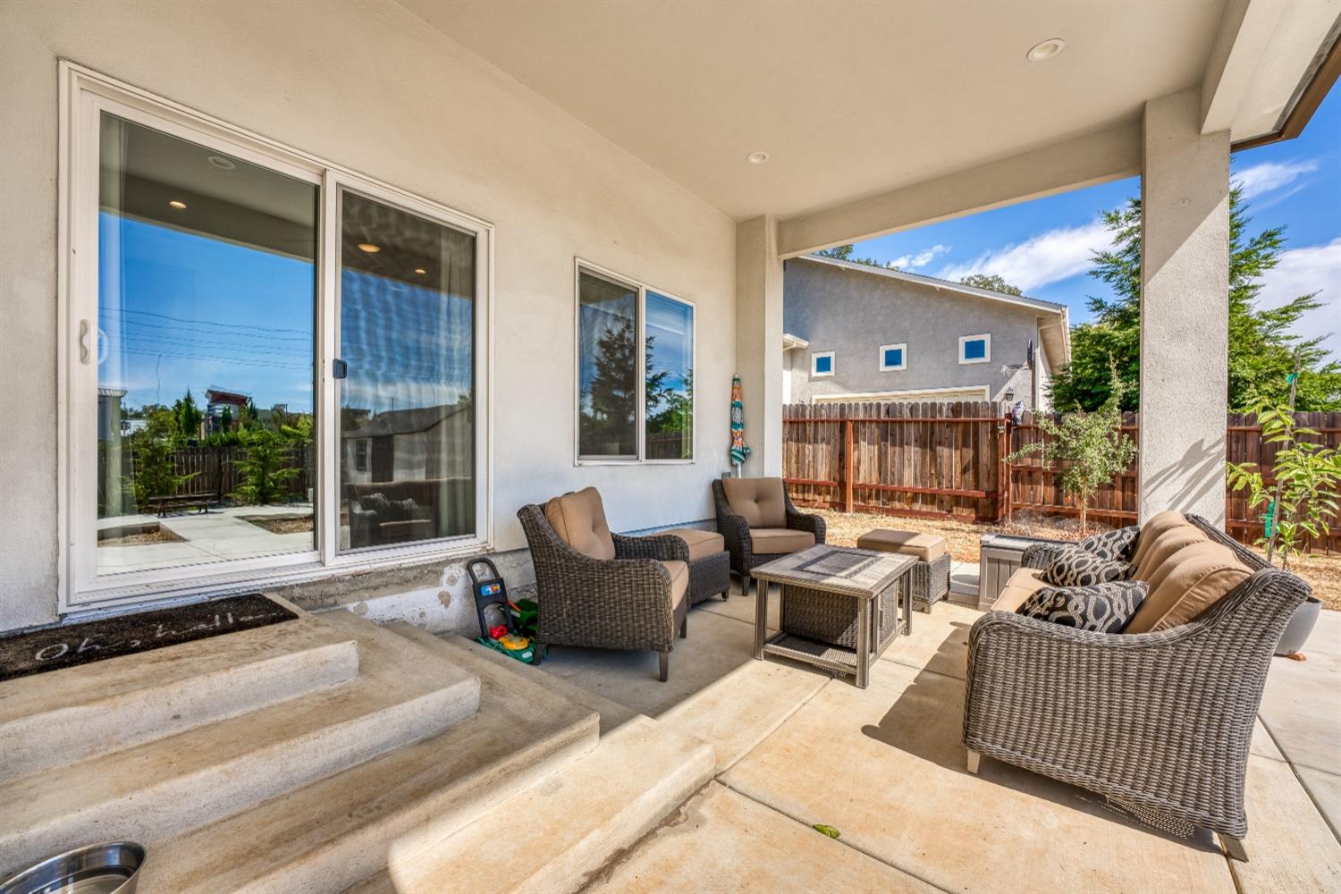 3262 Country Club Drive