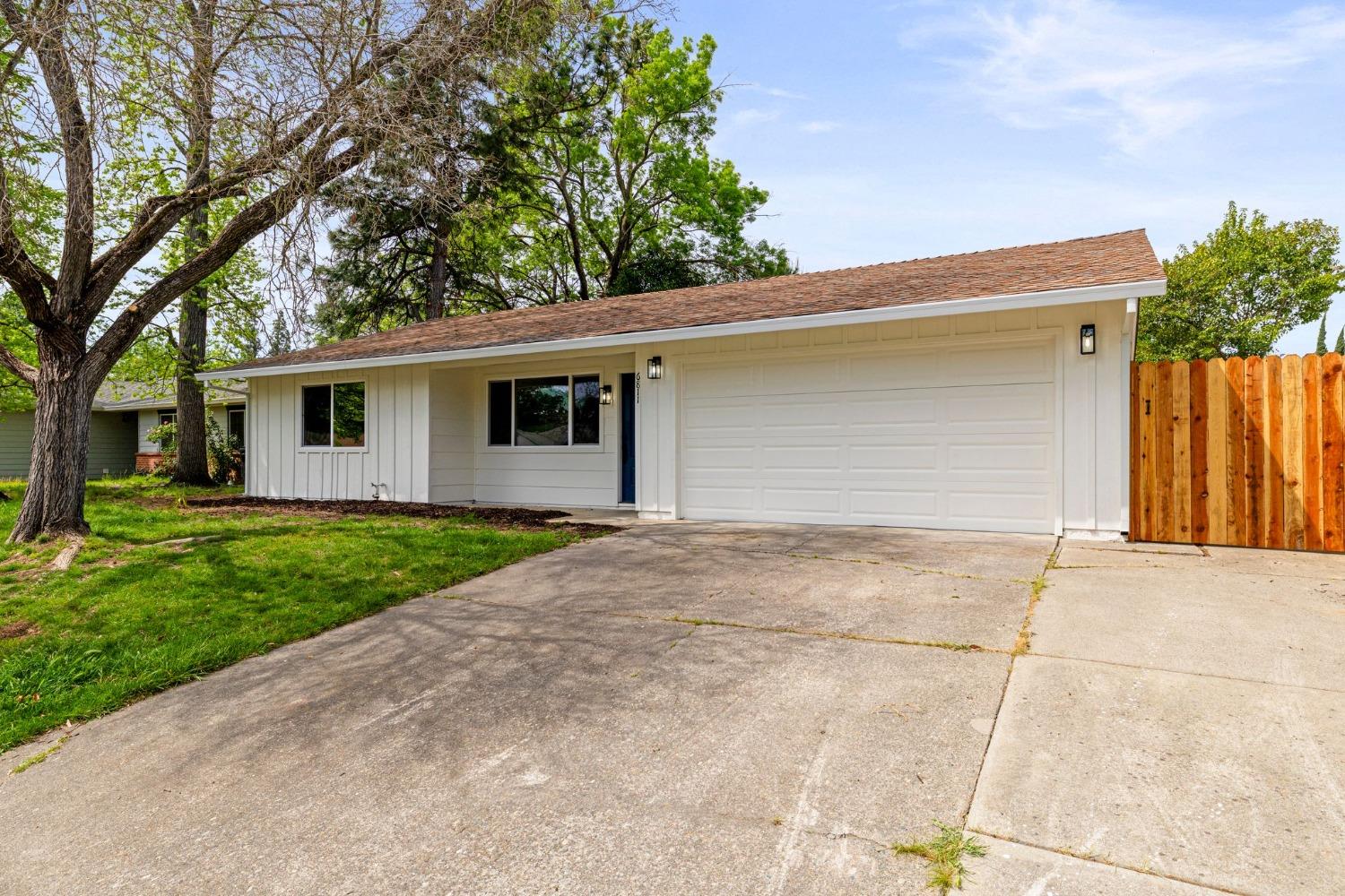6811 Lakewood Way