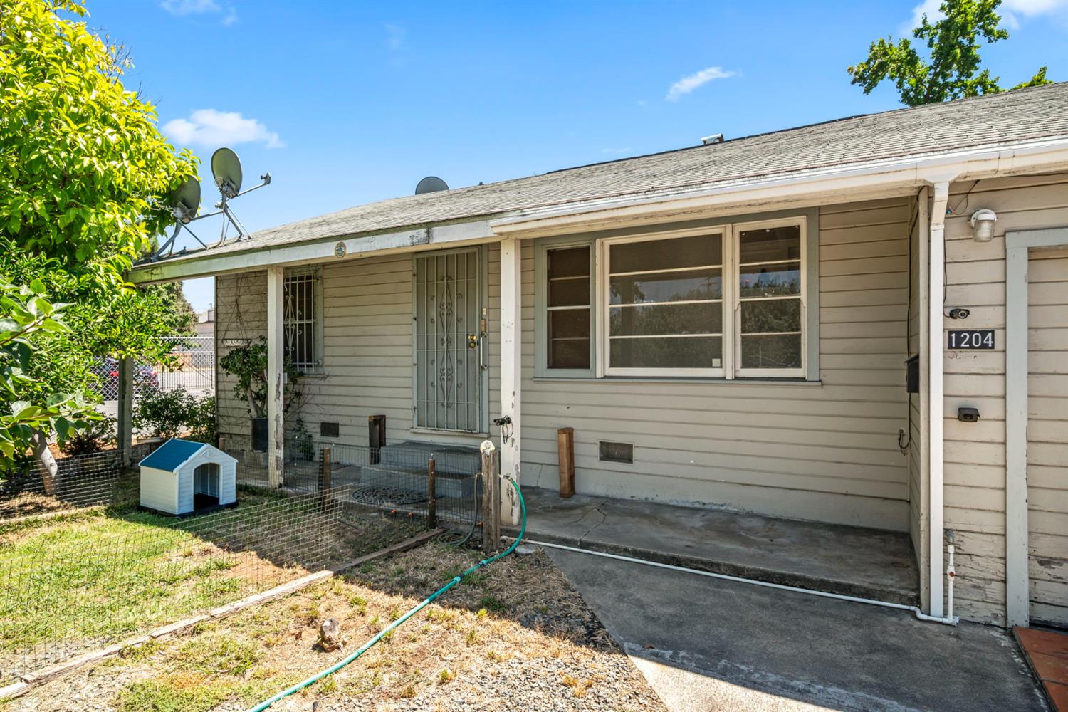 1204 El Monte Avenue