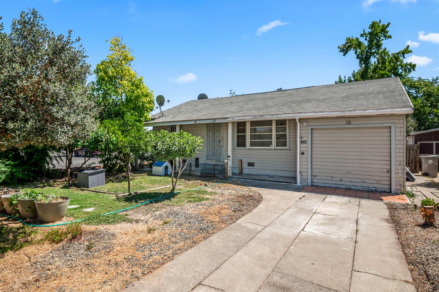 1204 El Monte Avenue