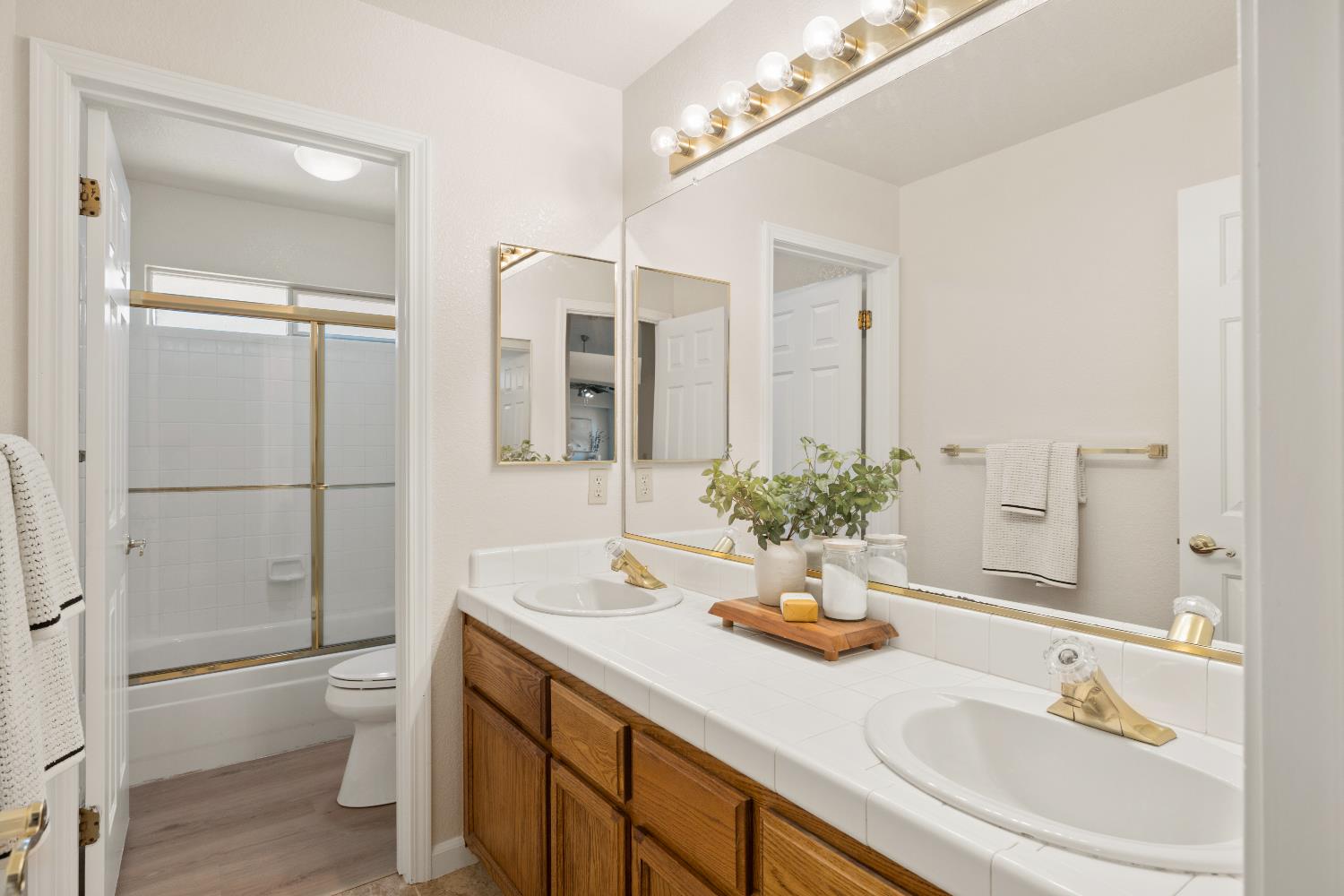 2964 Ridgeview Drive