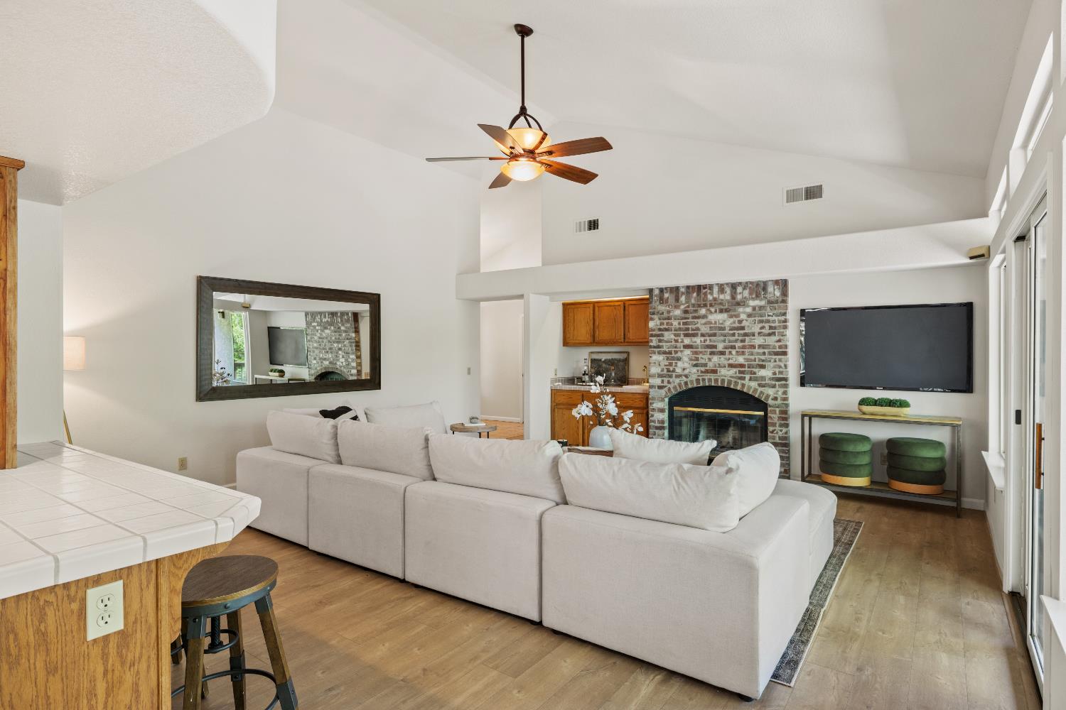 2964 Ridgeview Drive