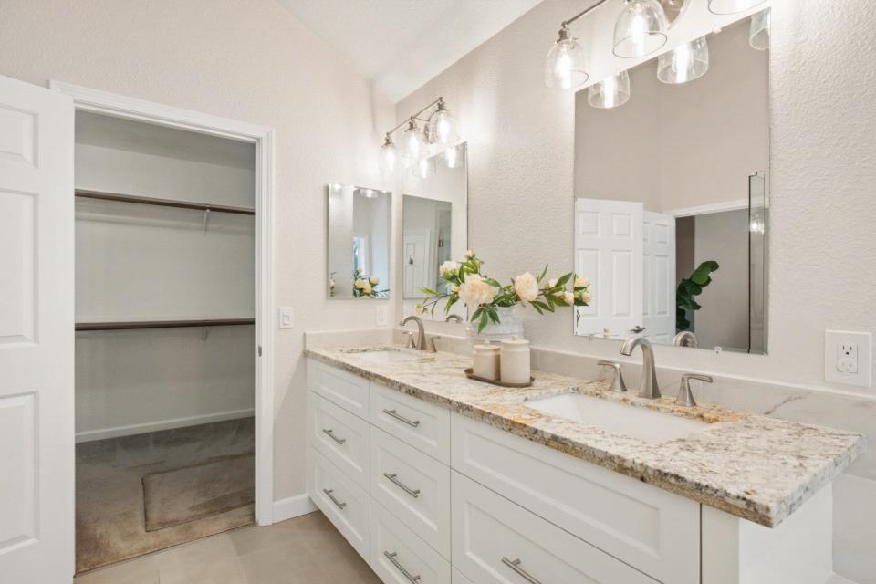 2964 Ridgeview Drive