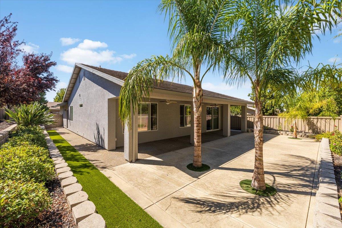 1613 Avian Hill Place