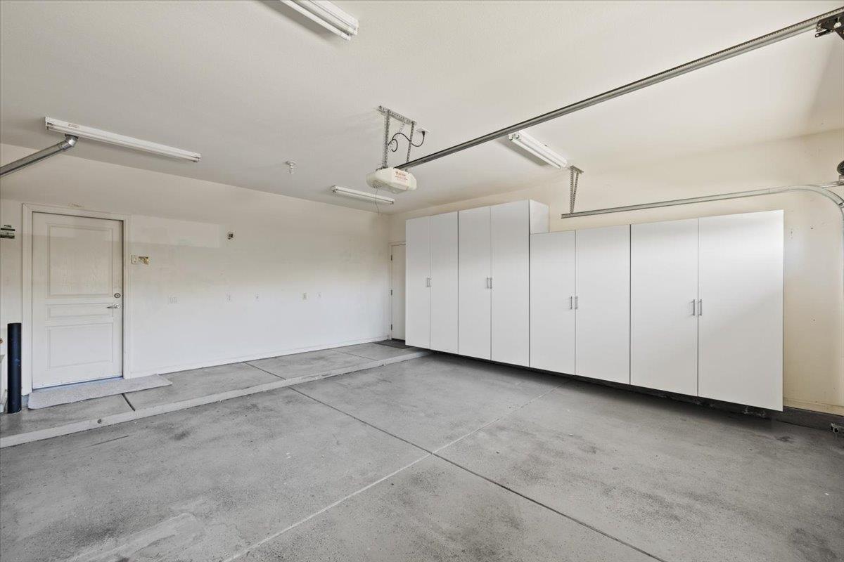 1613 Avian Hill Place