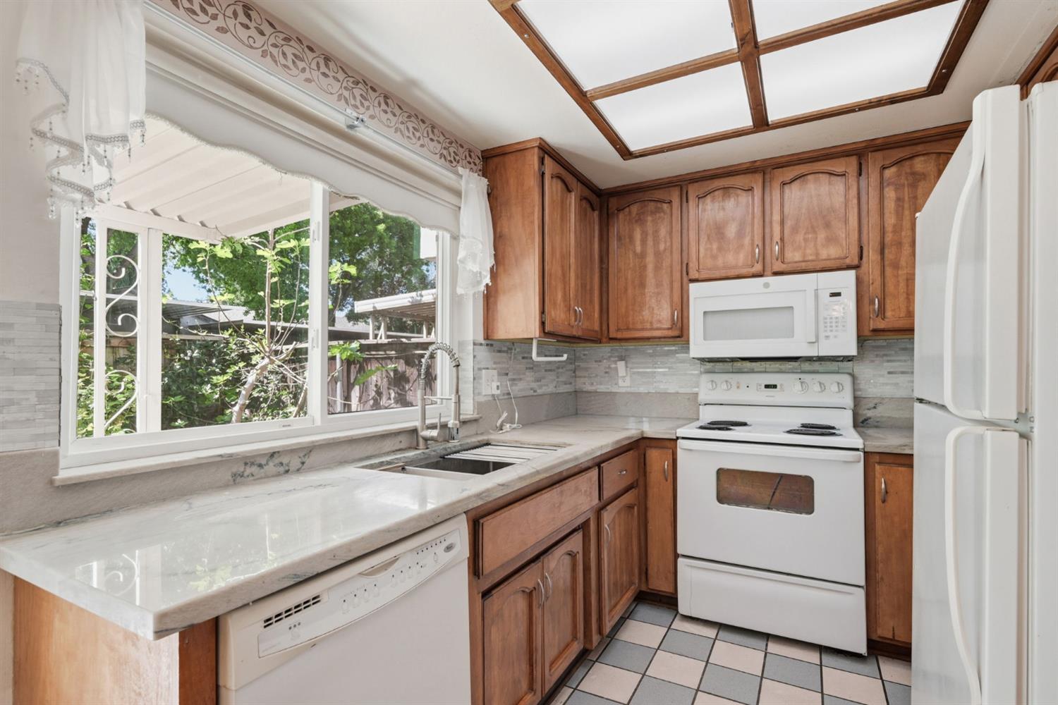 3923 Oak Villa Circle