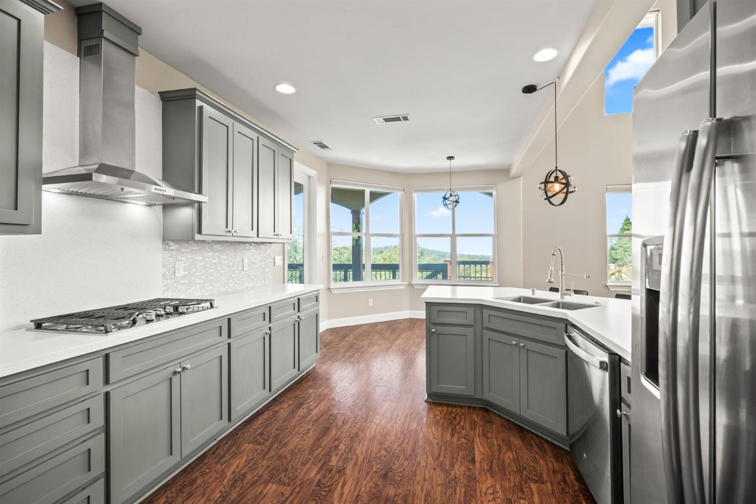 6439 Caddie Court