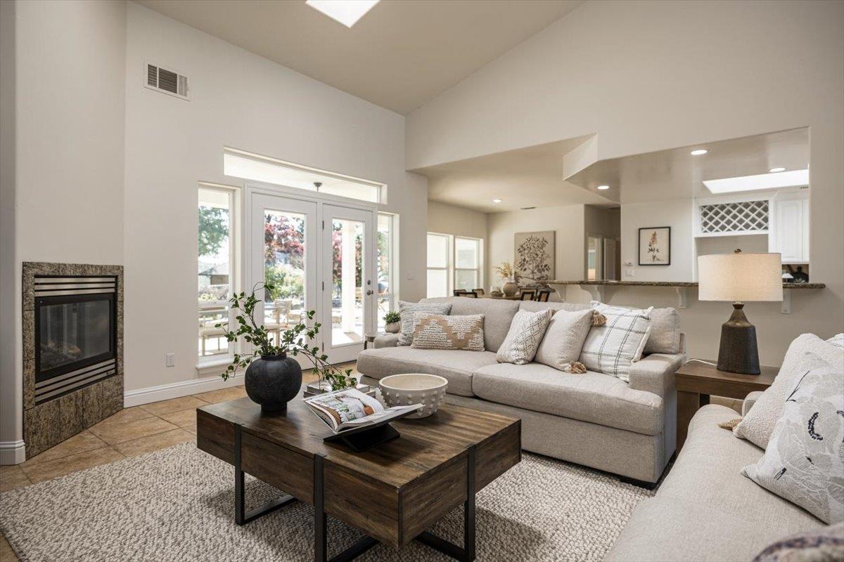 1200 W El Largo Drive