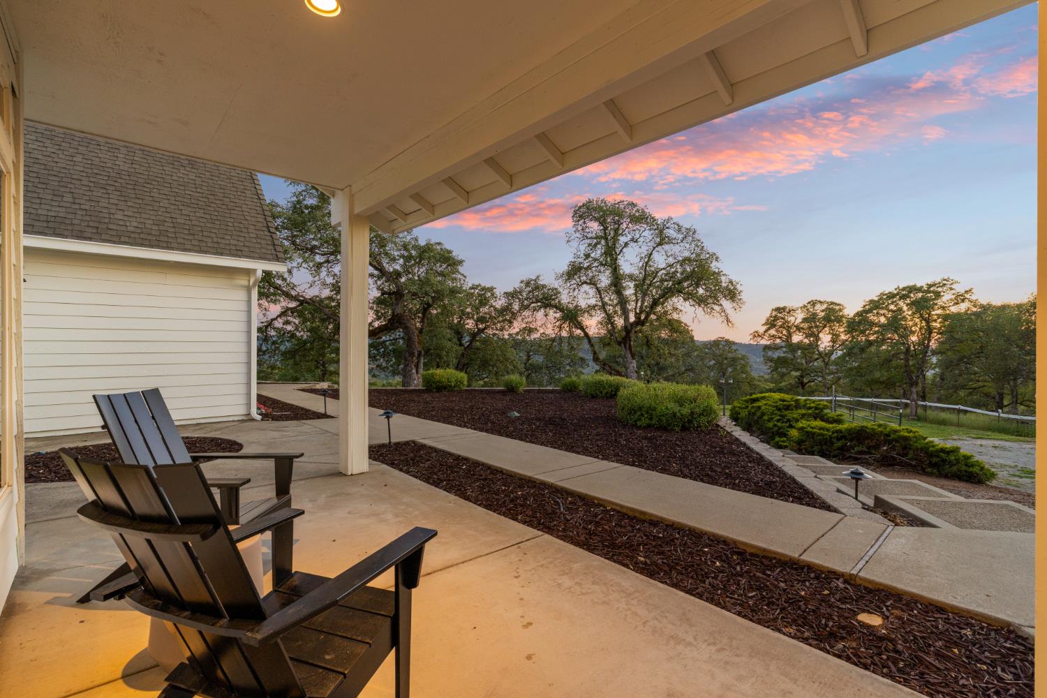 1200 W El Largo Drive