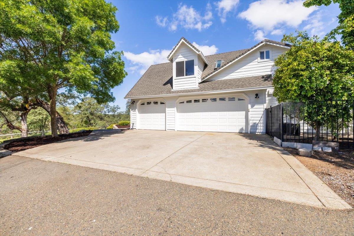 1200 W El Largo Drive
