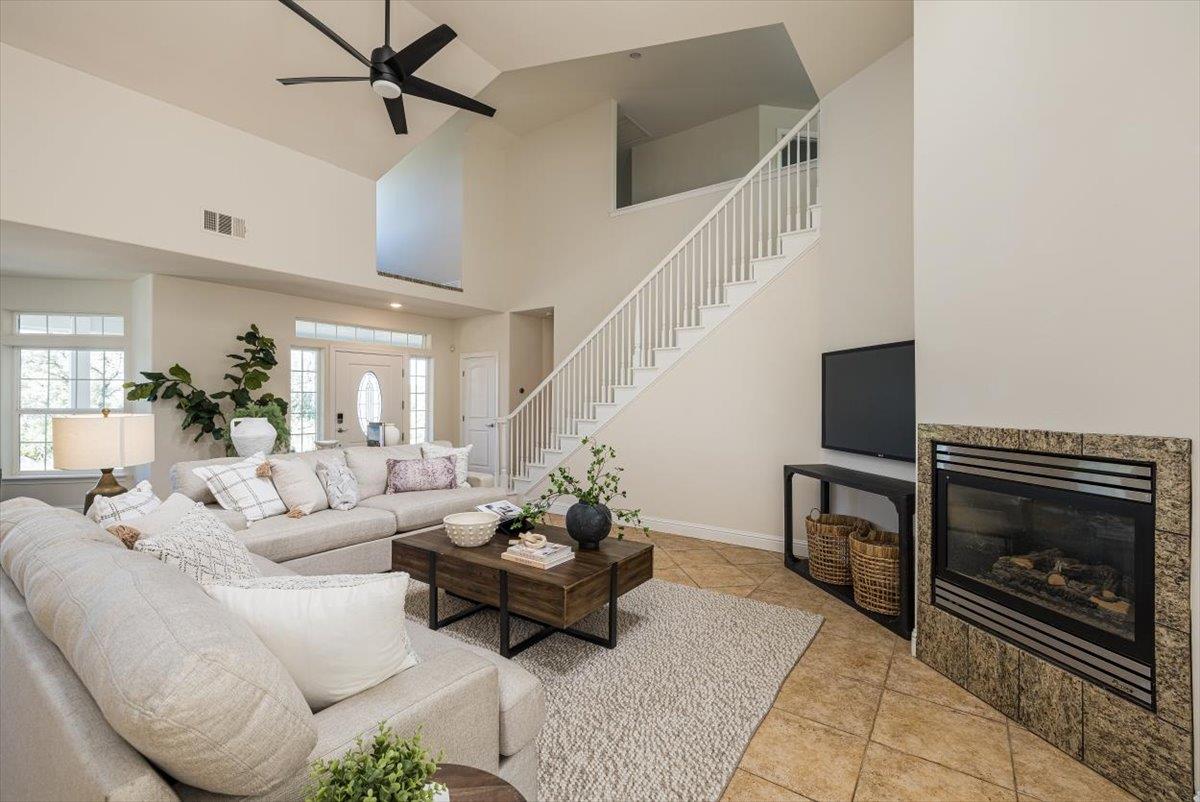 1200 W El Largo Drive