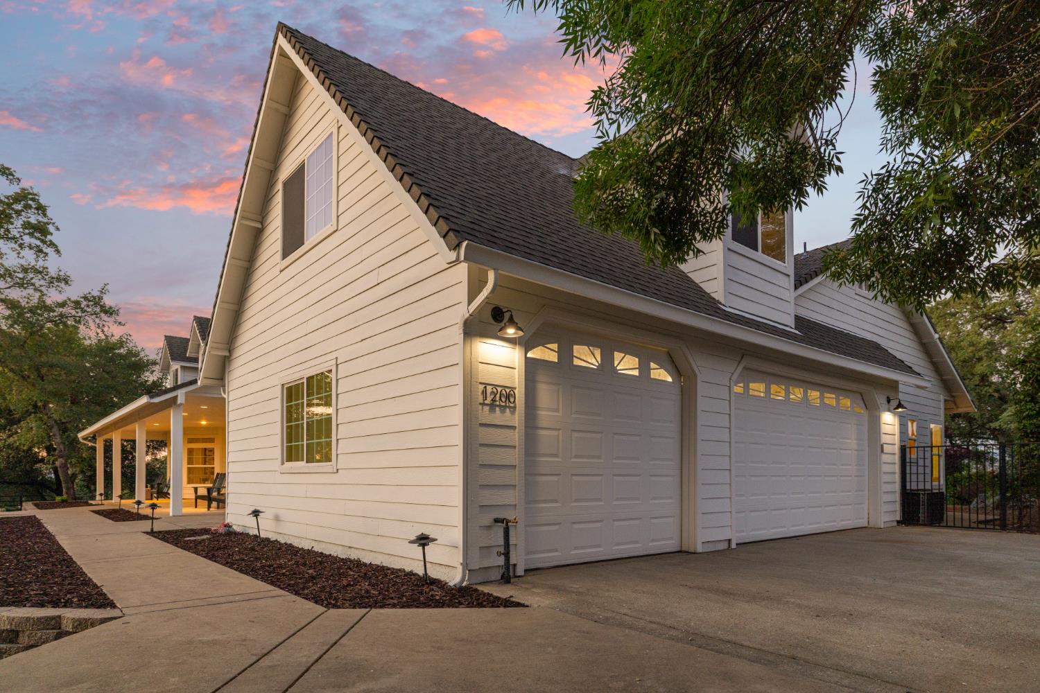 1200 W El Largo Drive