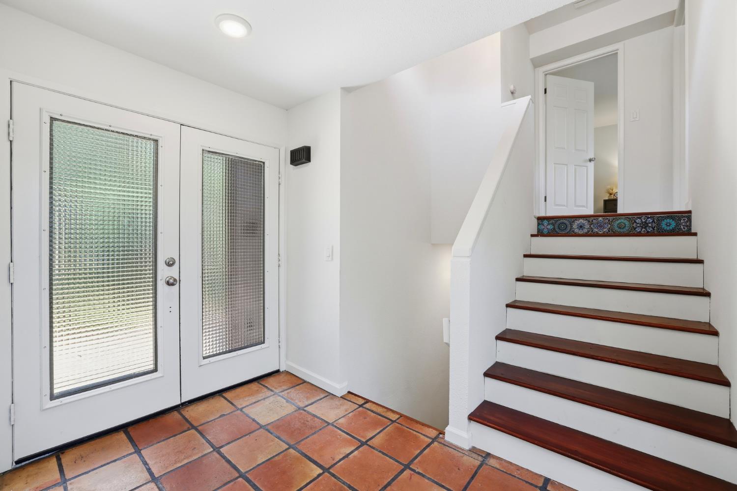 2873 King Edward Drive