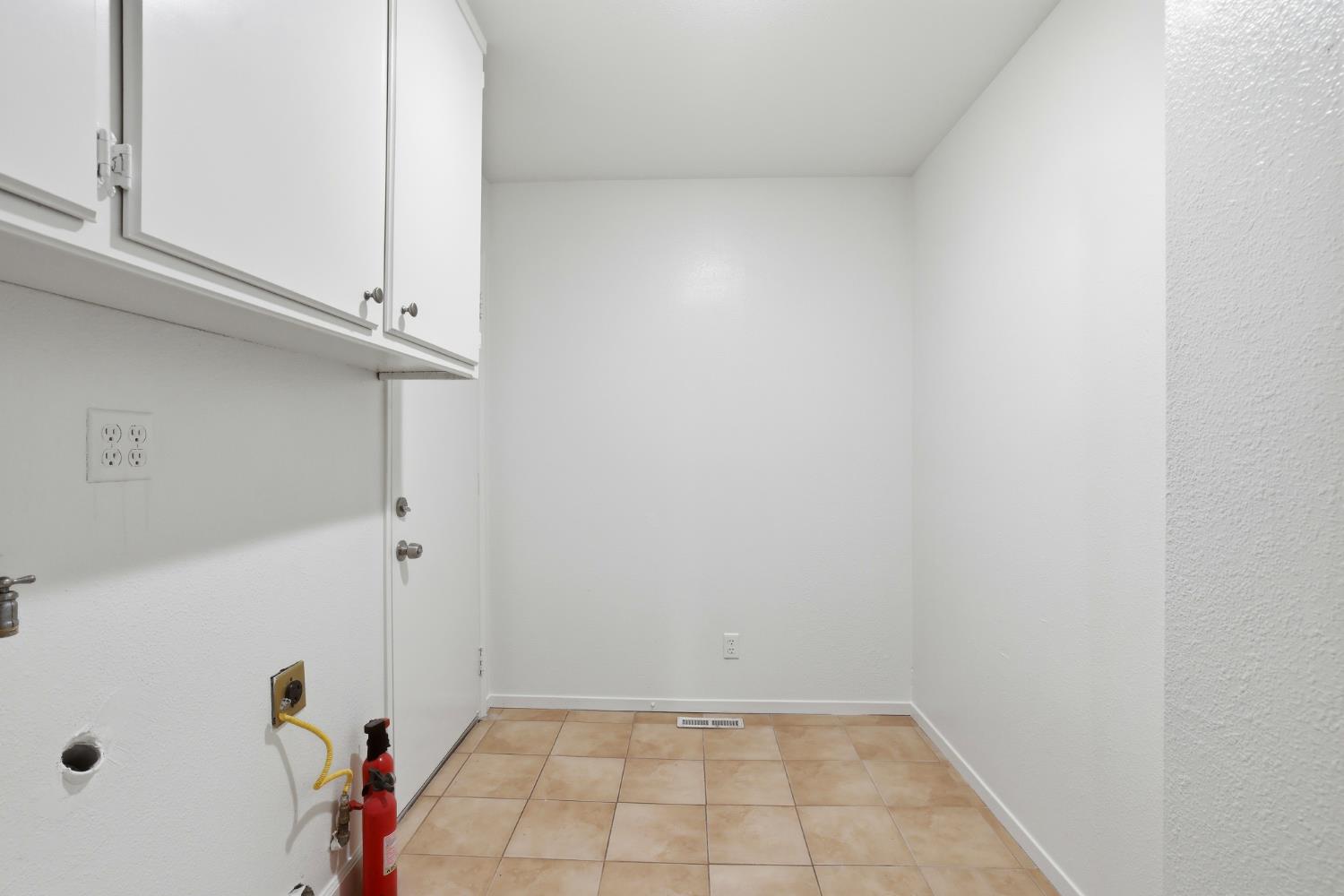 2873 King Edward Drive