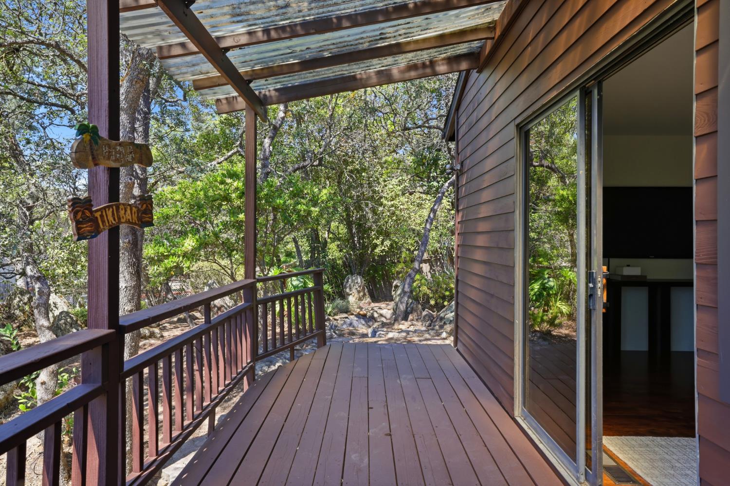 2873 King Edward Drive