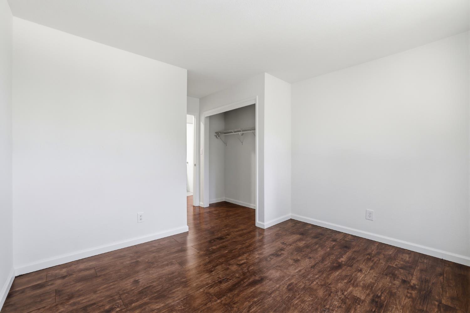 2873 King Edward Drive