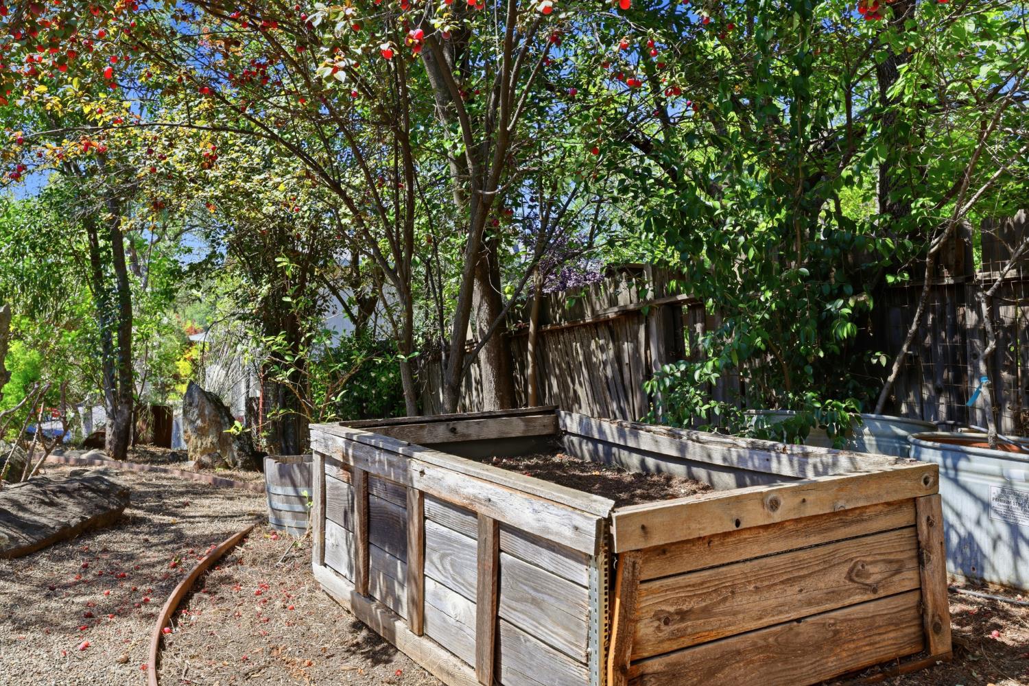 2873 King Edward Drive