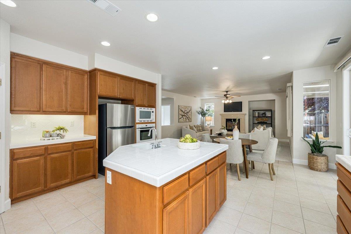 4102 Windsor Point Place