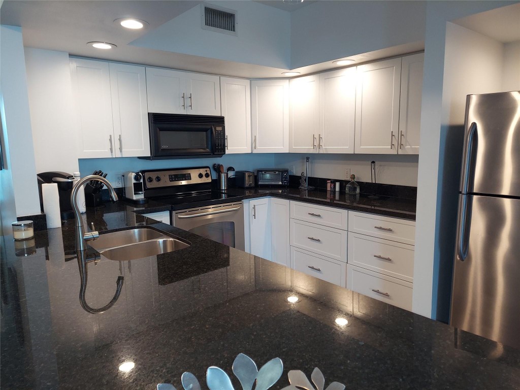 100 N Federal Hwy 840