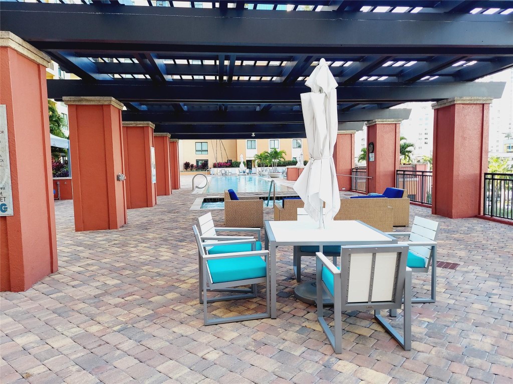 100 N Federal Hwy 840